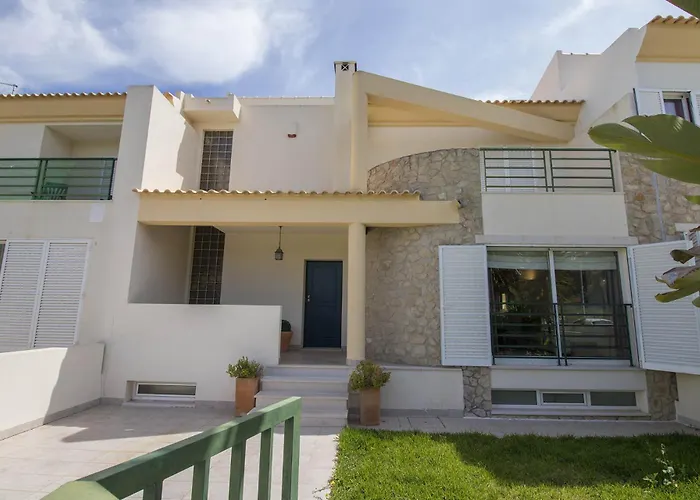 Casa Oliveira Nyaraló *