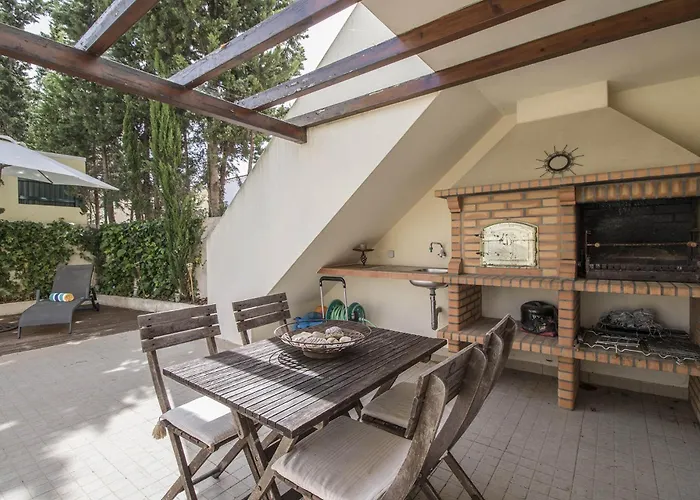 Casa Oliveira Nyaraló *