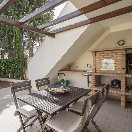 Casa Oliveira Nyaraló *